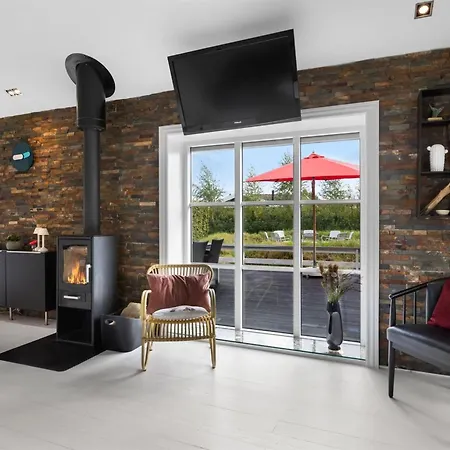 Semesterbostad Falki - 320m From The Sea By Interhome